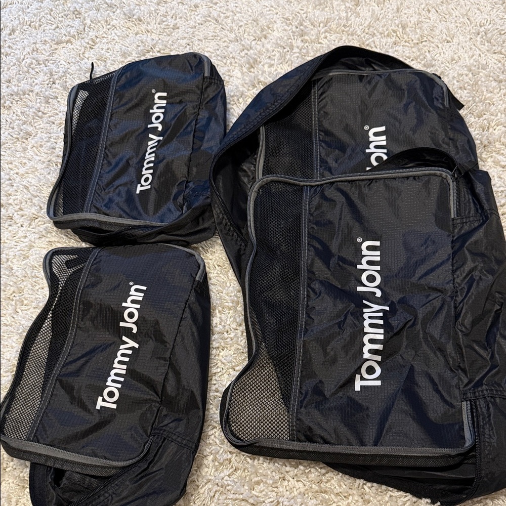 Tommy John Black Packing Cube Set